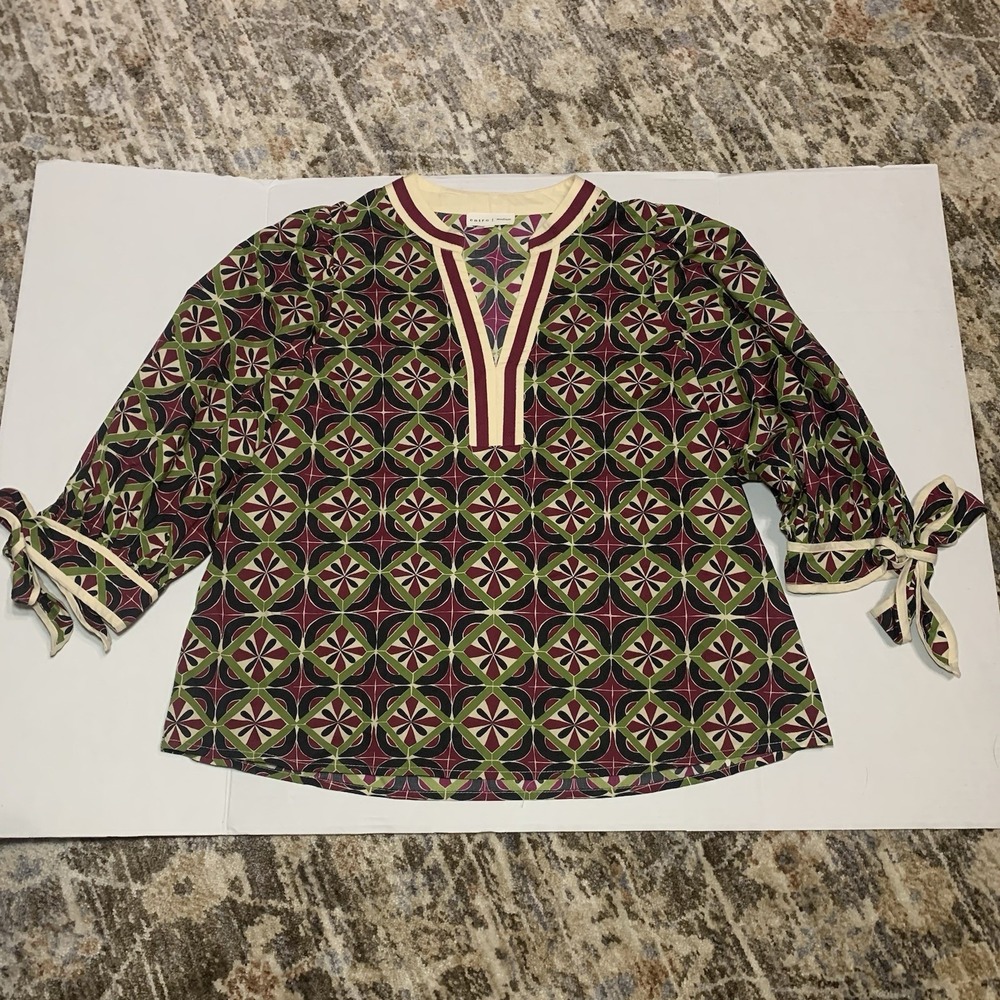 Entro geometrical Print Top Boho Prairie Puff 3/4 Sleeve Ribbon Size Med.